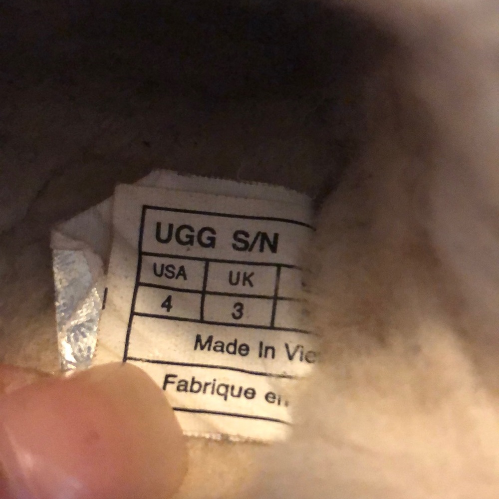 Uggs Slippers - image 5